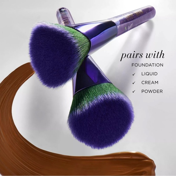 IT Brushes for ULTA Wicked Elphaba Purple & Green Powder Brush NIB - Picture 2 of 13
